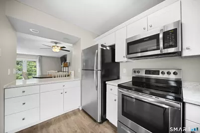 102 Oak Ridge Drive #102, Windsor Locks, CT 06096 - Photo 5