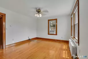 32 Maple St, Middlefield, CT 06481 - Photo 3