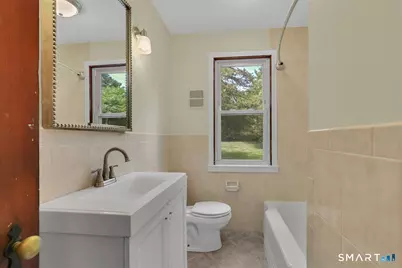 32 Maple Street, Middlefield, CT 06481 - Photo 9