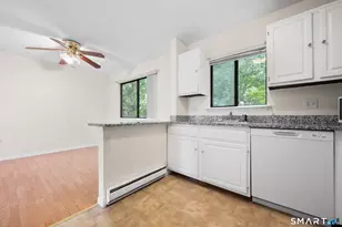 60 Lawn Ave, Stamford, CT 06902 - Photo 13