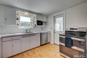 40 Oak St, East Hartford, CT 06118 - Photo 3