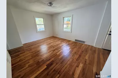 38-38 Baltic Street, Hartford, CT 06112 - Photo 9