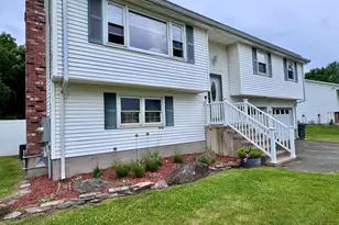24 Middle Rd, Enfield, CT 06082 - Photo 3