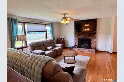24 Middle Road, Enfield, CT 06082 - Photo 5