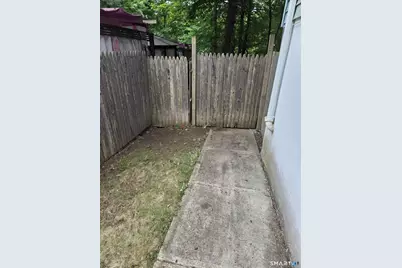 [Address not provided], New Haven, CT 06511 - Photo 17