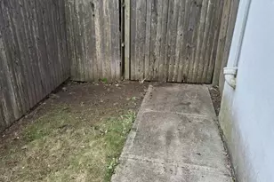 [Address not provided], New Haven, CT 06511 - Photo 17