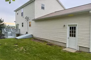 17 Sterling Ridge Ln, Sterling, CT 06377 - Photo 3