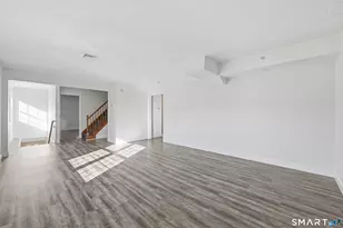 111 Laurel Ct, Plainville, CT 06062 - Photo 3