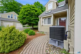 131 Courtyard Ln, Mansfield, CT 06268 - Photo 3