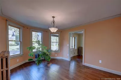 186 Raymond Road, West Hartford, CT 06107 - Photo 9