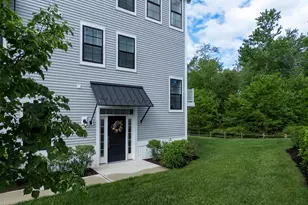 25 Brentwood Cir, Danbury, CT 06810 - Photo 3