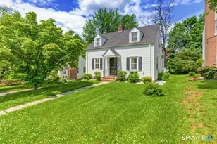 98 Woodmere Rd, West Hartford, CT 06119 - Photo 15