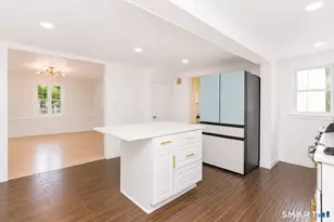 98 Woodmere Rd, West Hartford, CT 06119 - Photo 17