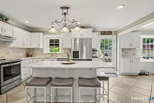 9 Hedge Meadow Ln, Newtown, CT 06470 - Photo 15