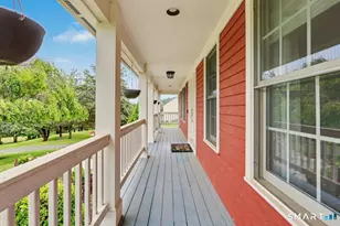 9 Hedge Meadow Ln, Newtown, CT 06470 - Photo 11