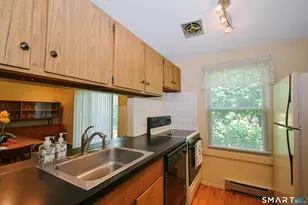14 E Lake Dr, Middletown, CT 06457 - Photo 25