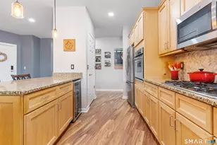 60 Maple St, Branford, CT 06405 - Photo 11