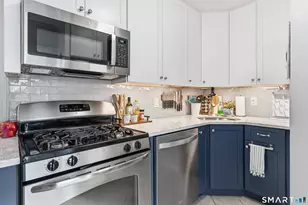 49 Thames Height Ln, Groton, CT 06340 - Photo 9