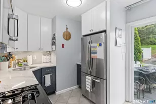 49 Thames Height Ln, Groton, CT 06340 - Photo 11