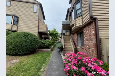 8 Oakwood Avenue #C1, Norwalk, CT 06850 - Photo 3