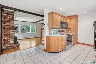 105 Castle Dr, Stratford, CT 06614 - Photo 13
