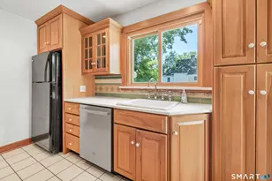 105 Castle Dr, Stratford, CT 06614 - Photo 17