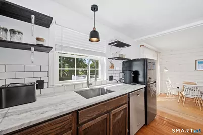 77 Bayshore Drive, New London, CT 06320 - Photo 15