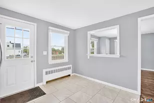 4 King Ct, Enfield, CT 06082 - Photo 9