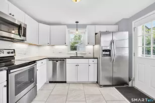 4 King Ct, Enfield, CT 06082 - Photo 5