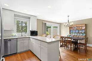 936 S Pine Creek Rd, Fairfield, CT 06824 - Photo 9