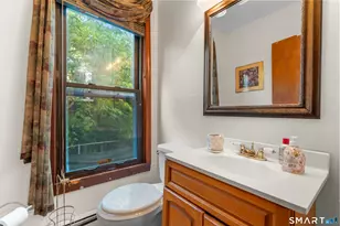 11 Elliott Pl, Hartford, CT 06114 - Photo 7
