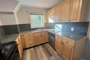 8 Burgeville Ct, Groton, CT 06340 - Photo 7