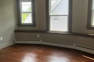 22 Burton St, Hartford, CT 06112 - Photo 3