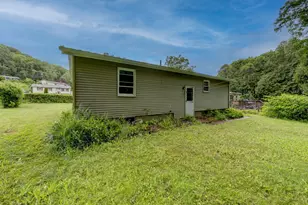 37 Spring View Ln, Windham, CT 06226 - Photo 3