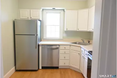 83 South Avenue #E, New Canaan, CT 06840 - Photo 3