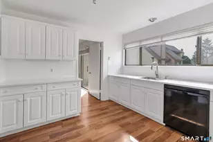 85 Viscount Dr, Milford, CT 06460 - Photo 15