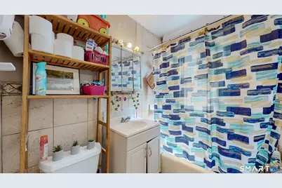 107 Fairview Avenue, Bridgeport, CT 06606 - Photo 9