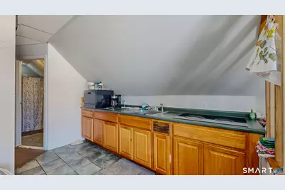 107 Fairview Avenue, Bridgeport, CT 06606 - Photo 37