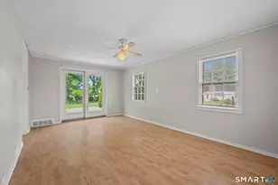 4 Waddell Rd, Manchester, CT 06040 - Photo 11