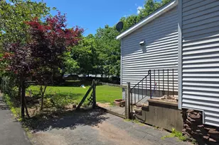 28 Pine St, Meriden, CT 06451 - Photo 3
