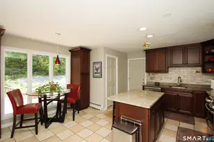 19 Legendary Rd, East Lyme, CT 06333 - Photo 9