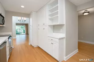 7 Old Mill Ct, Simsbury, CT 06070 - Photo 5
