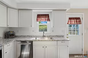 86 Hitchcock Dr, Meriden, CT 06450 - Photo 9
