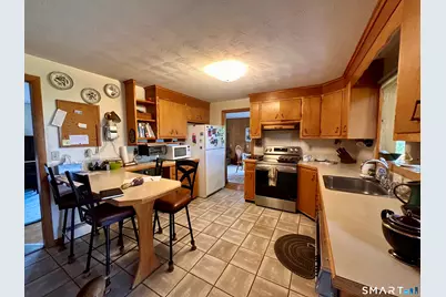 13 Broken Arrow Road, Hamden, CT 06518 - Photo 7