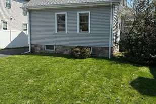 28 Hobbie St, Stamford, CT 06902 - Photo 13