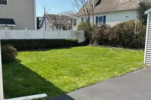 28 Hobbie St, Stamford, CT 06902 - Photo 11