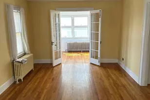 28 Hobbie St, Stamford, CT 06902 - Photo 3