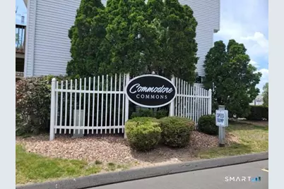 28 Commodore Commons #28, Derby, CT 06418 - Photo 3