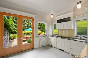 2 Wahneta Rd, Greenwich, CT 06870 - Photo 9