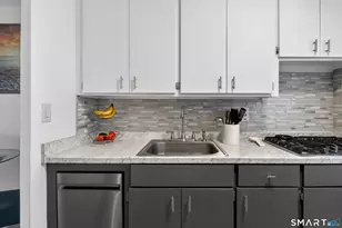 91 Strawberry Hill Ave, Stamford, CT 06902 - Photo 7